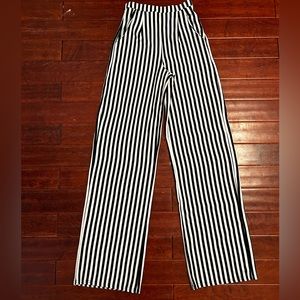 PrettyLittleThing stripped pant